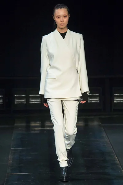 Look 35